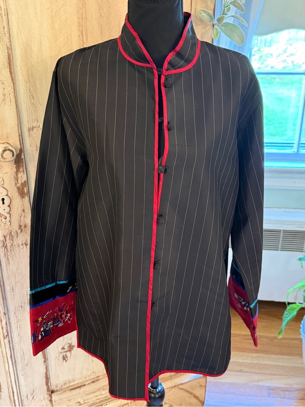 Chico’s Design vintage Black pin stripe Asian inspired Silk jacket. 2/Large